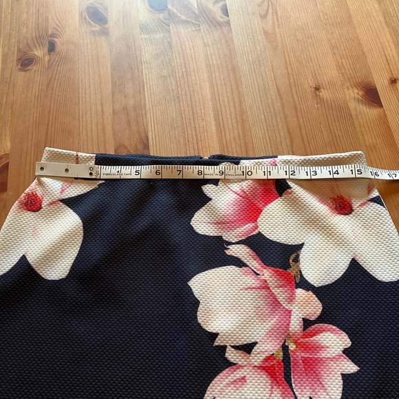 Floral skirt - Picture 7 of 8